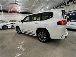 تۆیۆتا لاند کروزەر